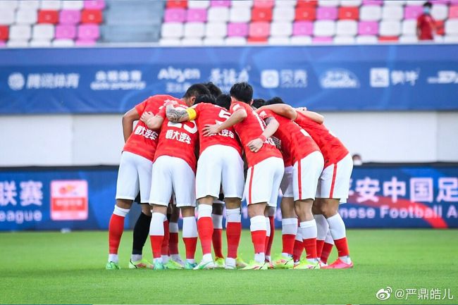 ”这一举动引发翘首以盼的网友 打开2.“准妈妈”詹妮弗·劳伦斯出席首映 二胎孕肚高耸_海外_ 消息 首页 新闻 视频 大片 影库 CCTV6 VIP影院 搜索 电影 星闻 独家 更多 专题 图片 视频 滚动 首页 新闻 大片 影库 CCTV6 VIP影院 客户端 电影网>新闻>明星资讯 “准妈妈”詹妮弗·劳伦斯出席首映 二胎孕肚高耸 时间：2024.10.24 ： 作者：迪莫 ： 共6张 当地时间10月23日，美国加利福尼亚州洛杉矶，“大表姐”詹妮弗·劳伦斯亮相纪录片《茹拉夫斯基诉德州》（Zurawaski v Texas）首映式，这也是她对外发表怀二胎喜讯后，首度公开亮相。